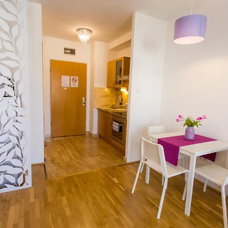 Colours Superior With Free Parking Apartment *