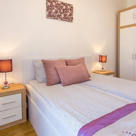 Colours Superior With Free Parking * Budapest