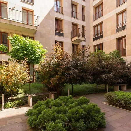 Colours Superior With Free Parking Apartment