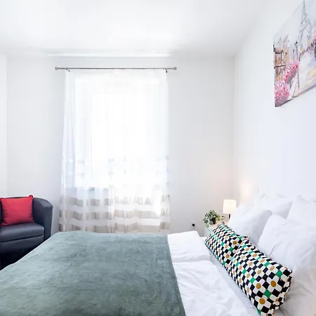 Apartment - Balcony - Cozy - Ac *