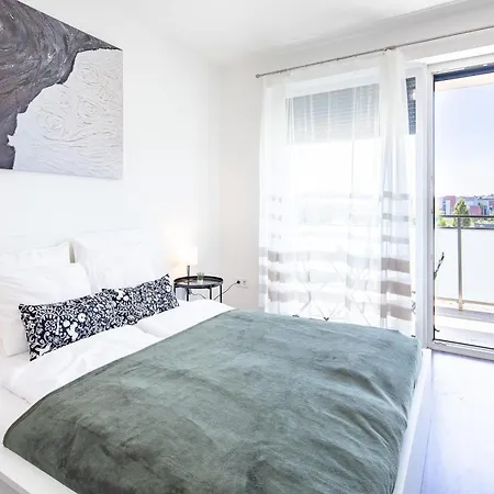 Apartment - Balcony - Cozy - Ac *