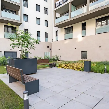 - Balcony - Cozy - Ac Apartment