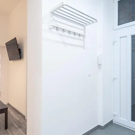 Apartment Huge Aparment In The Center With Air Conditioning *