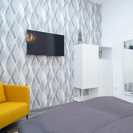 Huge Aparment In The Center With Air Conditioning *