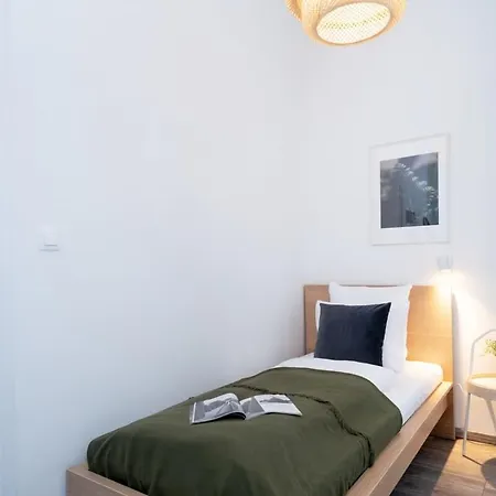 Huge Aparment In The Center With Air Conditioning *
