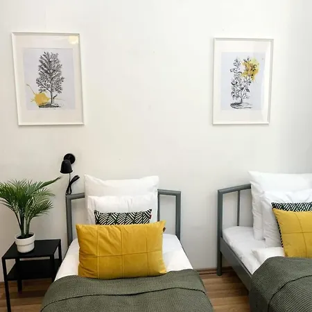 Spacious Basic In The Center Apartment *