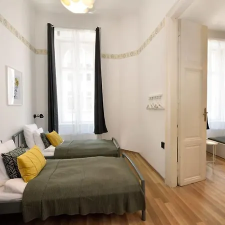 Spacious Basic In The Center Apartment *