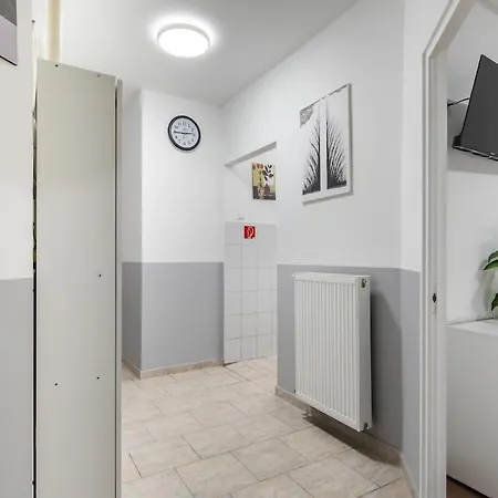 Simple Apartment *