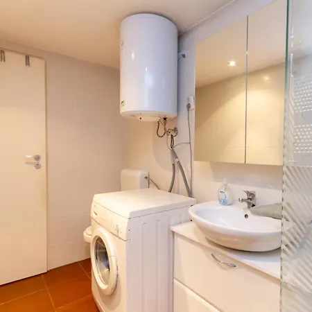 Apartment Galerie Grandeur With 2br By Newave
