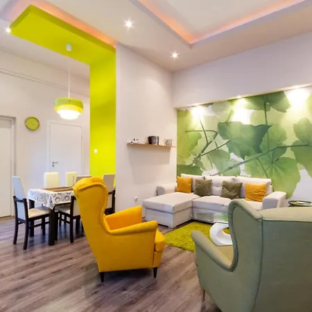 Apartment Galerie Grandeur With 2br By Newave Budapest