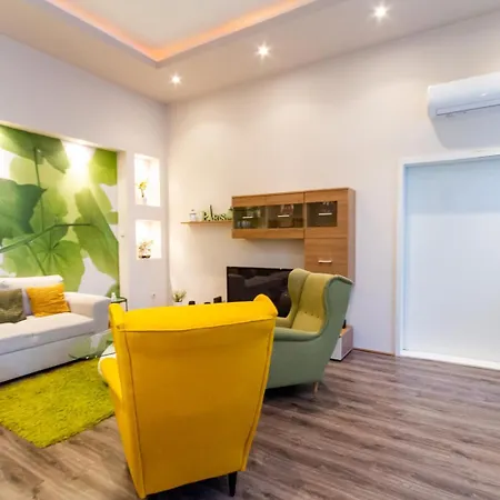 Galerie Grandeur With 2br By Newave Apartment