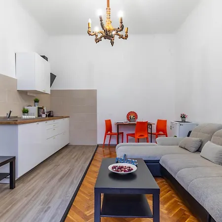 Great Value / Centre Apartment *