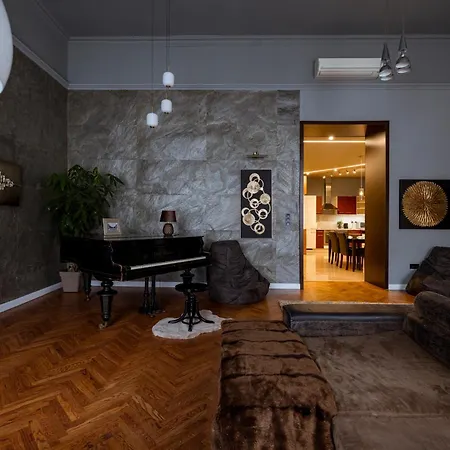 Andrassy Avenue 24 De Lux Budapest