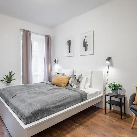Chic Urban Retreat Bacso Apartment Budapest