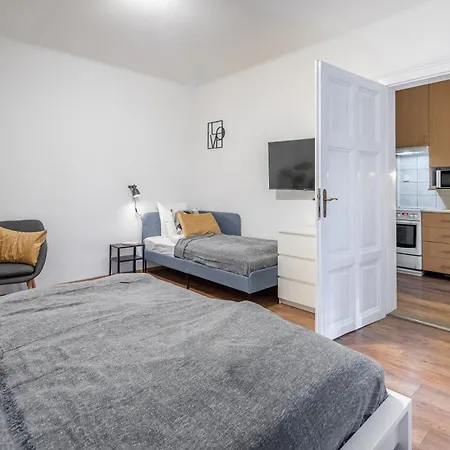 Apartment Chic Urban Retreat Bacso *