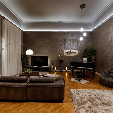 Andrassy Avenue 24 De Lux *
