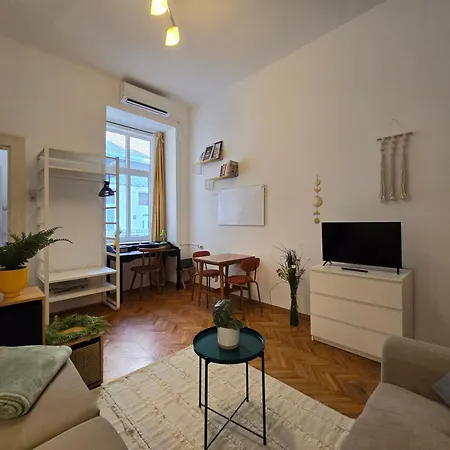 Grand Boulevard Ap Downtown Near 4-6 Tram *