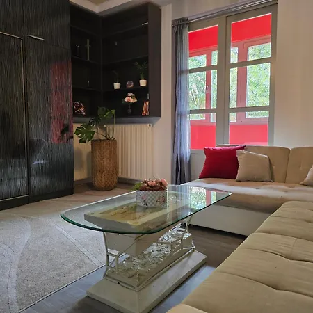Apartment Serenity Family In Old Buda Near Tram Line *