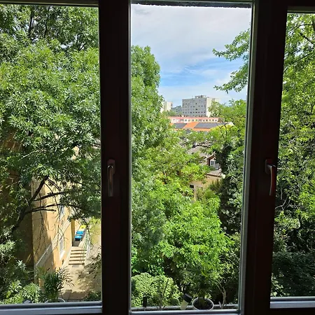 Serenity Family In Old Buda Near Tram Line Apartment Budapest