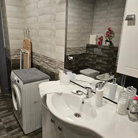 Apartment D3 Basilica Luxury Spacious Free Parking For 1 Car Budapest