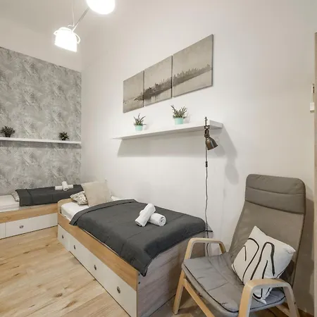 Apartment Deluxe N' Cozy Center 2bedrm Budapest
