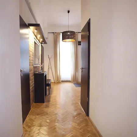 Venus - Dohany Street I