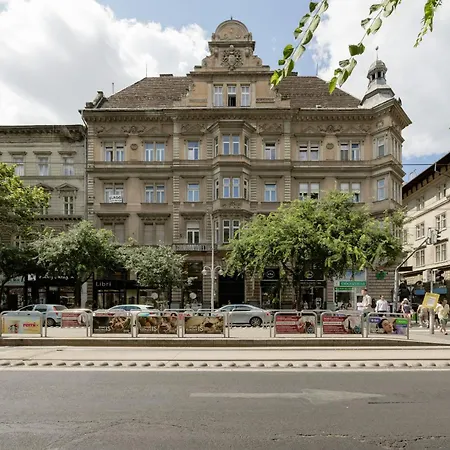 Vintagebuild2bdr2bthr Apartment Budapest