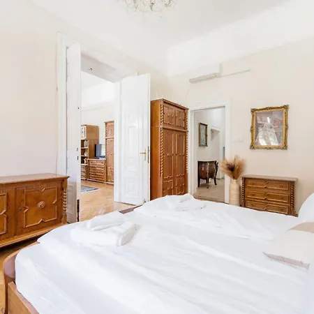 Apartment Vintagebuild2bdr2bthr Budapest