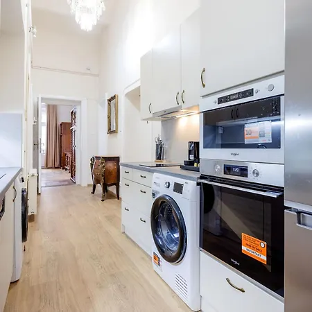 Apartment Vintagebuild2bdr2bthr