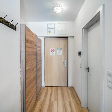 Elegant Nest One Apartment *