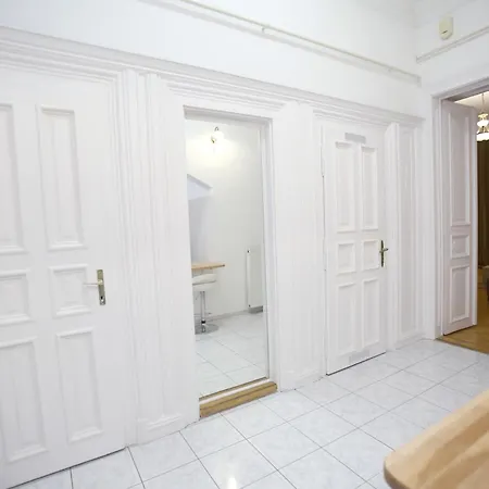 Venus - Opera Iv Apartment