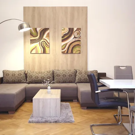Venus - Opera Iv Apartment *