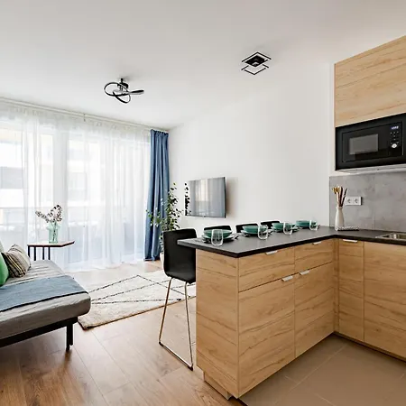 Westside Garden By Urbanrent Aparthotel