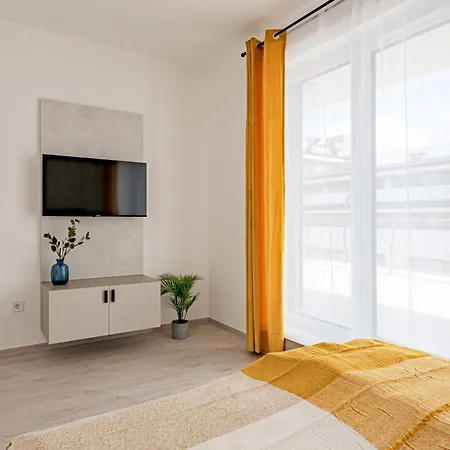 Aparthotel Westside Garden By Urbanrent *