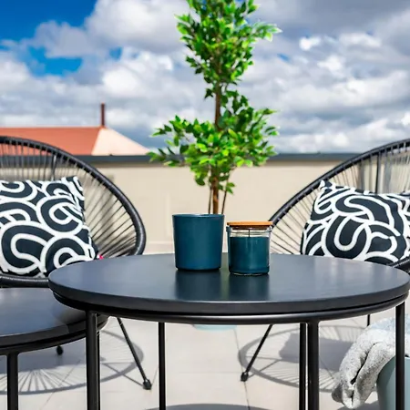 Westside Garden By Urbanrent Aparthotel