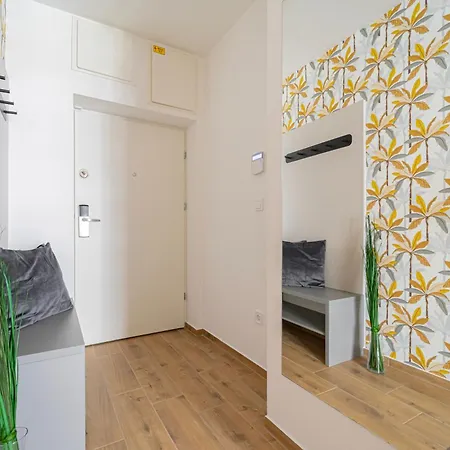 Aparthotel Westside Garden By Urbanrent *