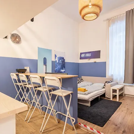 Cosy In Party District W41 Blue * Budapest