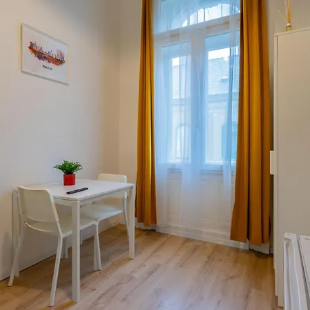 Rakoczi Apartment *