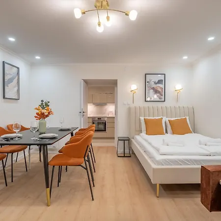 Luxury & Quiet Near Newyorkcafe Apartment
