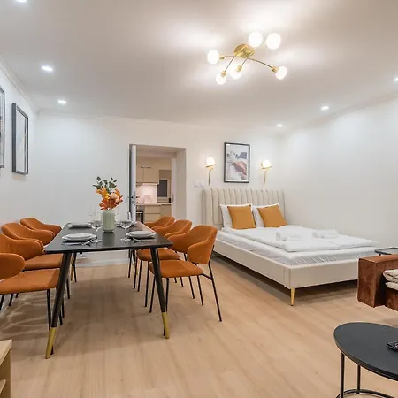 Luxury & Quiet Near Newyorkcafe Apartment