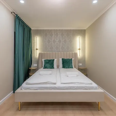 Luxury & Quiet Near Newyorkcafe Apartment Budapest
