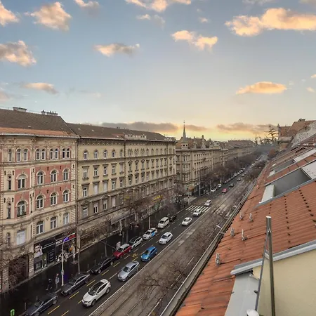Exclusive & Duplex Grand W' Balcony Apartment *