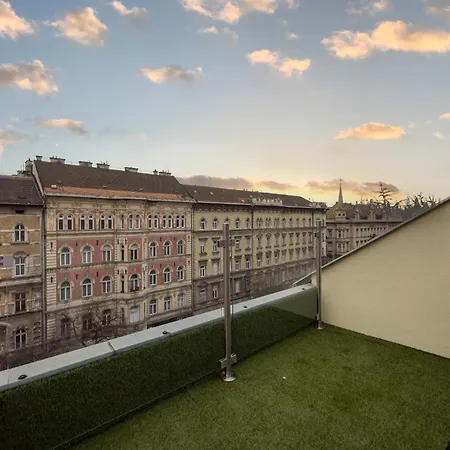 Exclusive & Duplex Grand W' Balcony