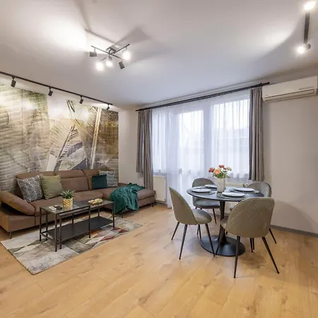 Exclusive & Duplex Grand W' Balcony