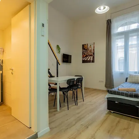 Rakoczi Apartment *