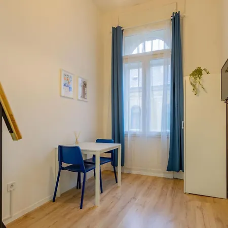 Rakoczi Apartment *