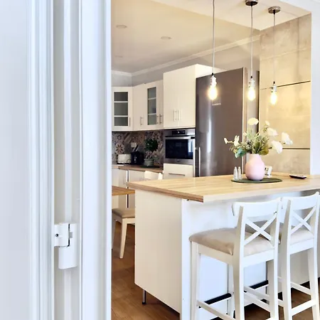 Blaha Haven Center Modern Apartment *