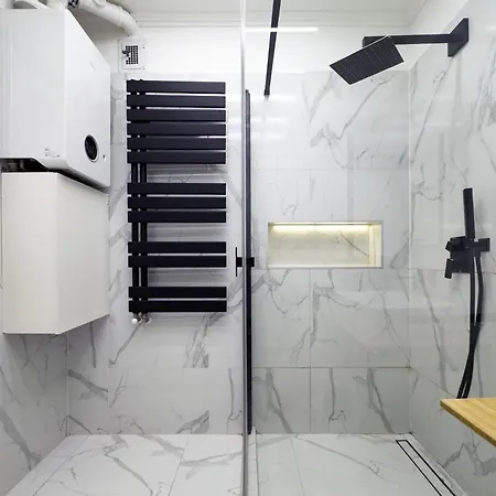 Blaha Haven Center Modern Apartment