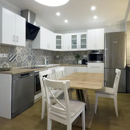 Blaha Haven Center Modern Apartment