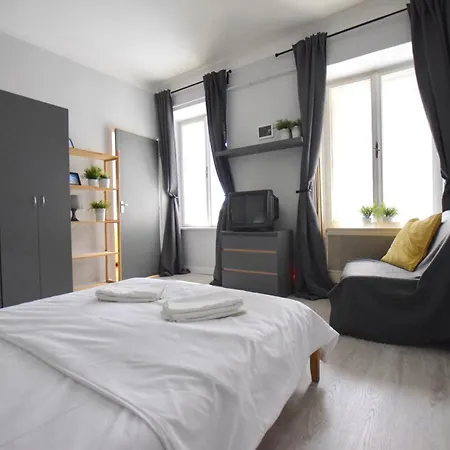 By Hi5- Oktober 6 Street Apartment Budapest